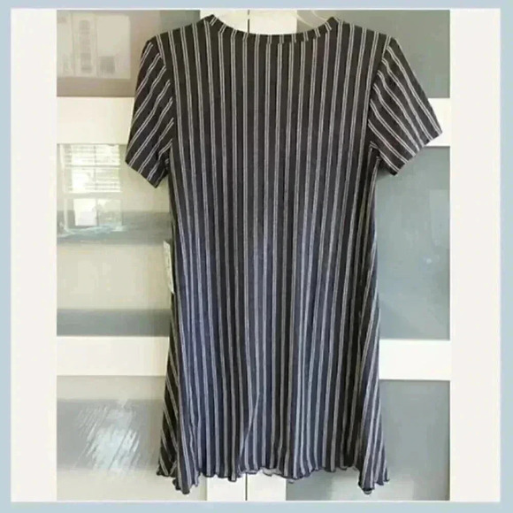 Gray Striped Butterfly Dress Size Large, Vine and Valley Dress - Picture 7 of 7